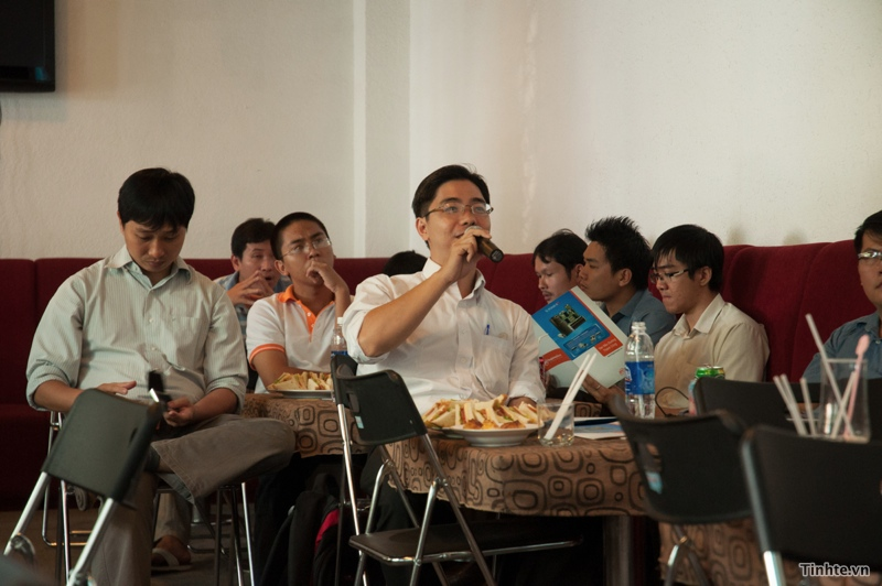 TheGioiMayChu-Blog-Image-hinh-anh-hoi-thao-server-workstation-ngay-21122012-tai-hcm-3.png