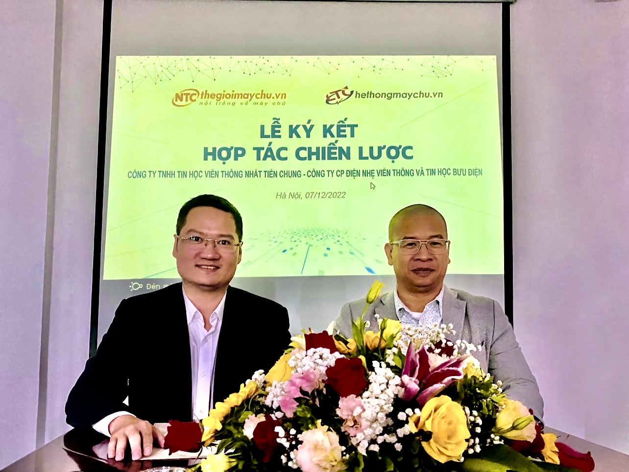 TheGioiMayChu-Blog-Image-nhat-tien-chung-ky-ket-hop-tac-voi-cong-ty-cp-dien-nhe-vien-thong-va-tin-hoc-buu-1.png